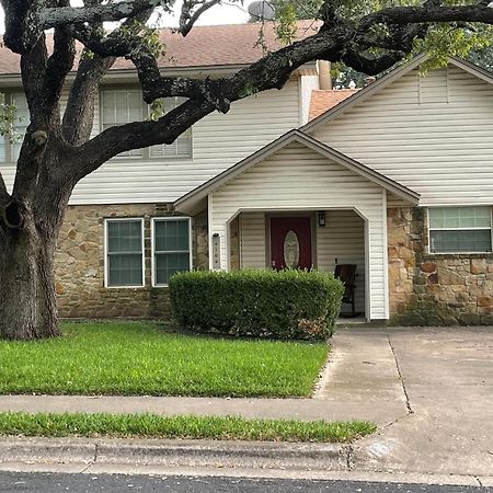 Atx North- Private Room And Bathroom In Quiet Neighborhood Austin Exterior photo